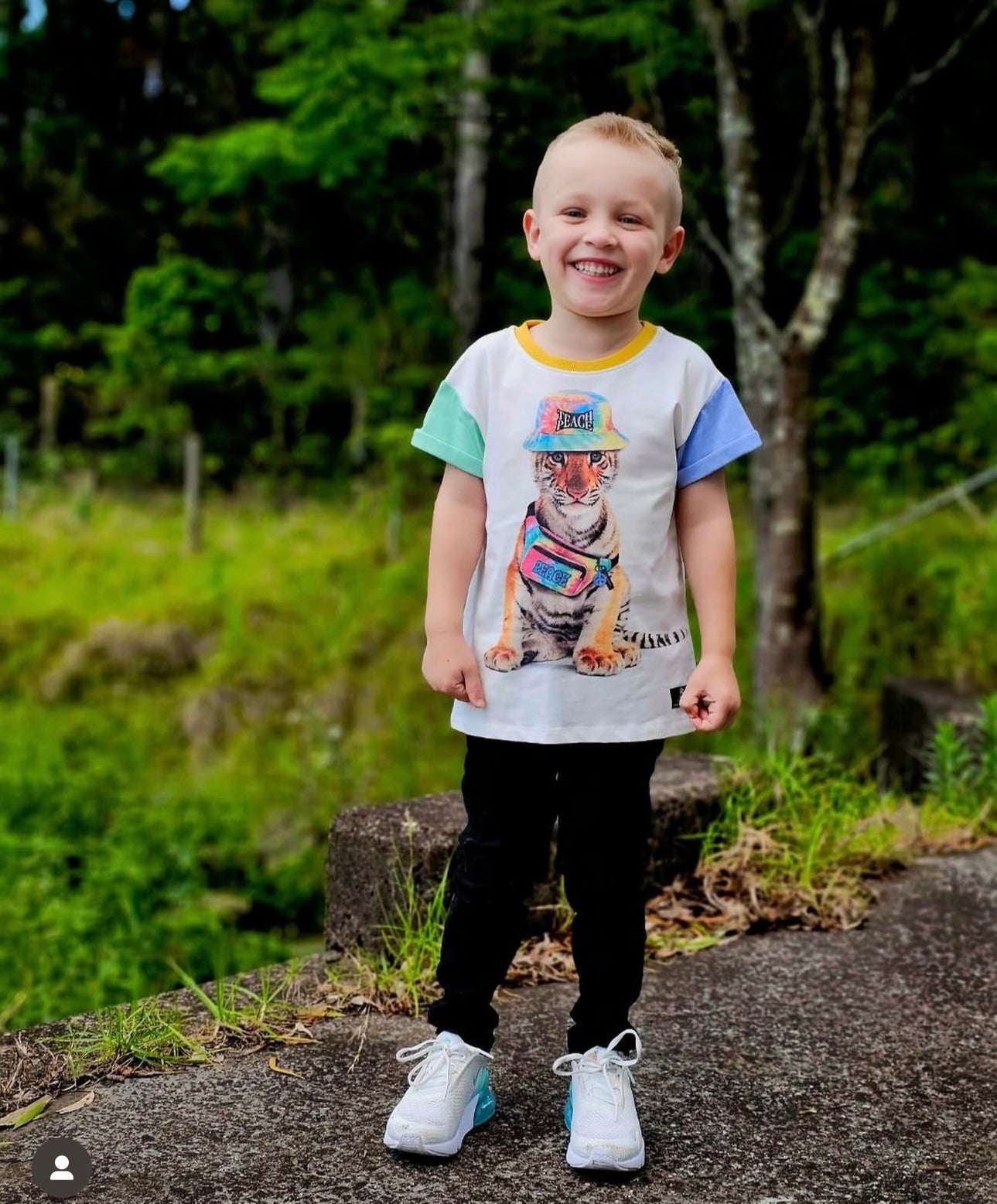 RYB TEACH PEACE BOXY FIT T-SHIRT